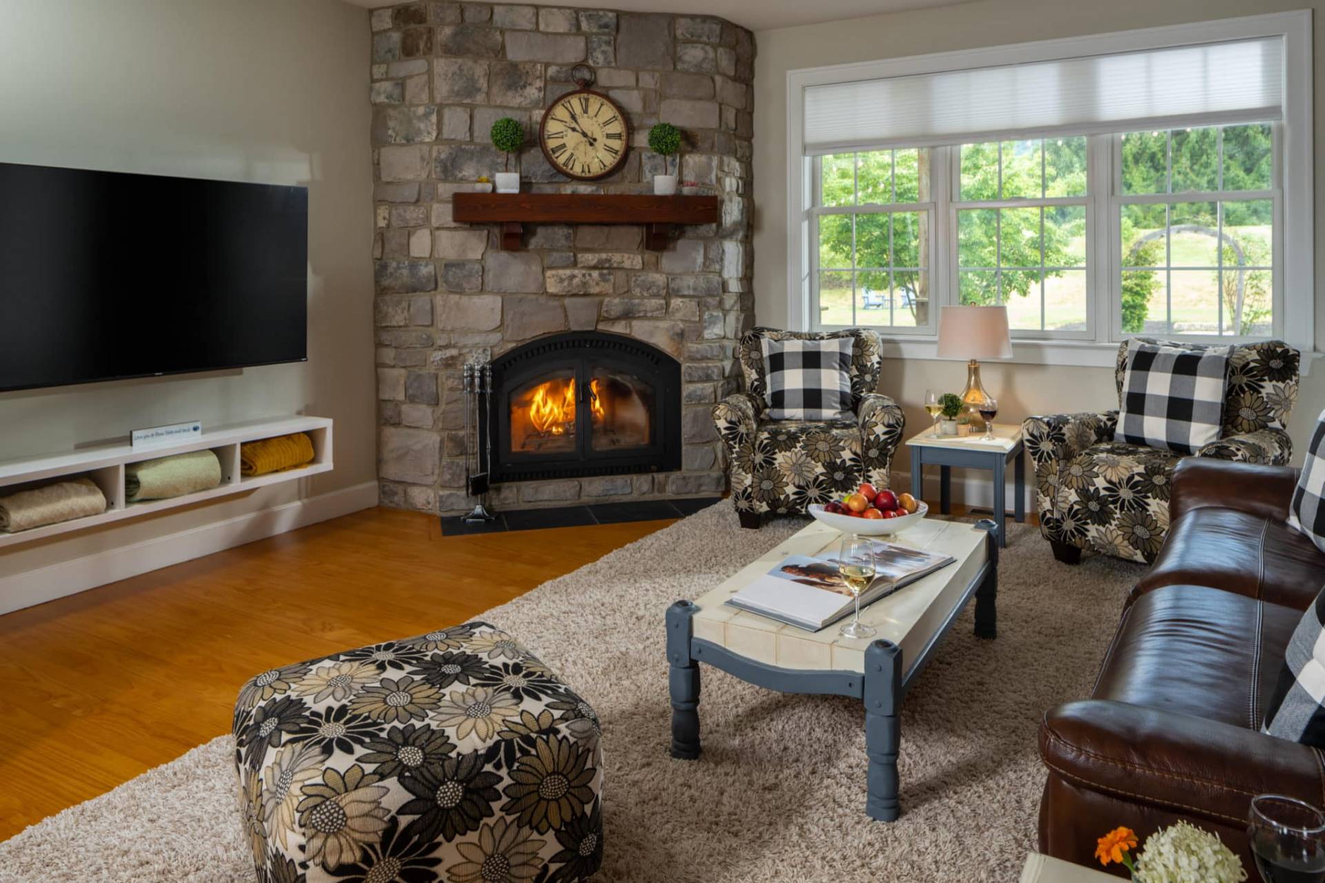 living room, couch, chairs, fireplace